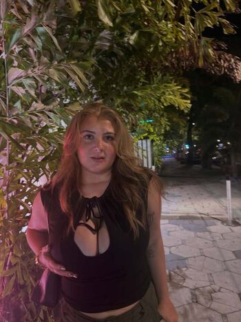 Leaked Alyssaholmes private photo viral onlyfans