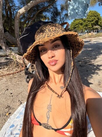 Leaked Alyssiarosee private photo viral onlyfans