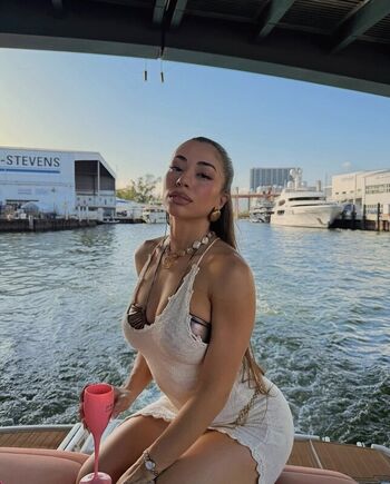Leaked Amaliaa t page private photo viral onlyfans