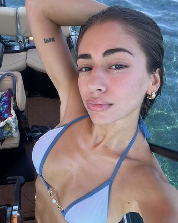 Leaked Amaliaa t page private photo viral onlyfans