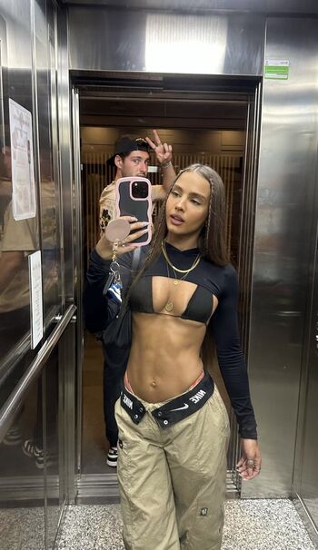Leaked Amandine valles private photo viral onlyfans