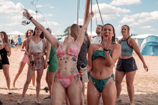 Leaked Amateur candid bikini pubes peeking private photo viral onlyfans