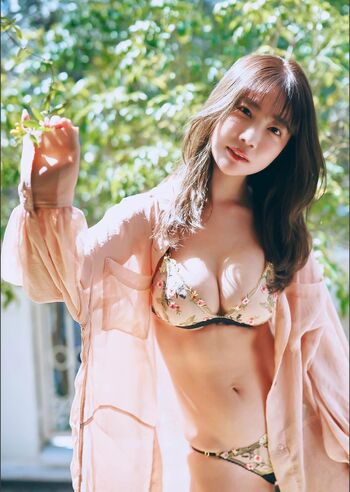 Amau Kisumi 天羽希純