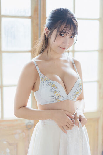 Amau Kisumi 天羽希純