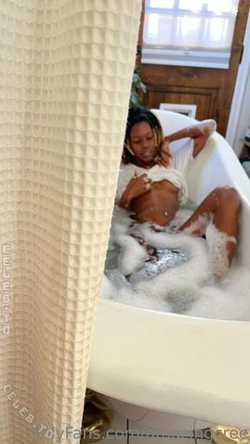 Leaked Amazingcree private photo viral onlyfans