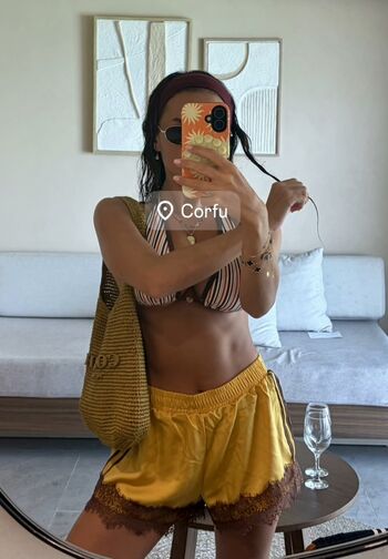 Leaked Amber davies private photo viral onlyfans