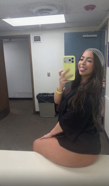 Leaked Amberlyray private photo viral onlyfans