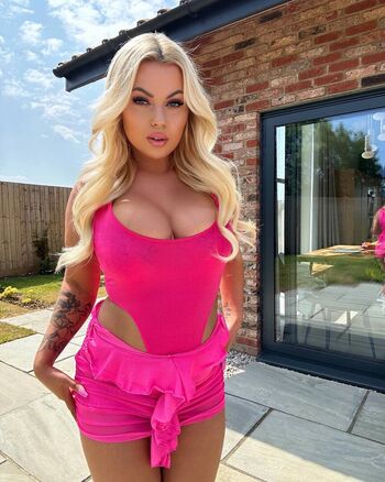 Leaked Amira hleia private photo viral onlyfans