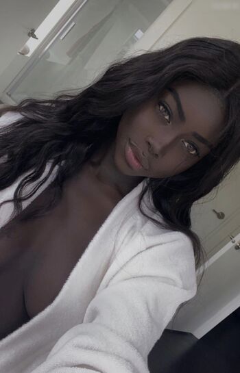 Leaked Amira west private photo viral onlyfans