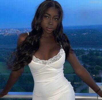Leaked Amira west private photo viral onlyfans