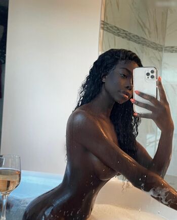 Leaked Amira west private photo viral onlyfans