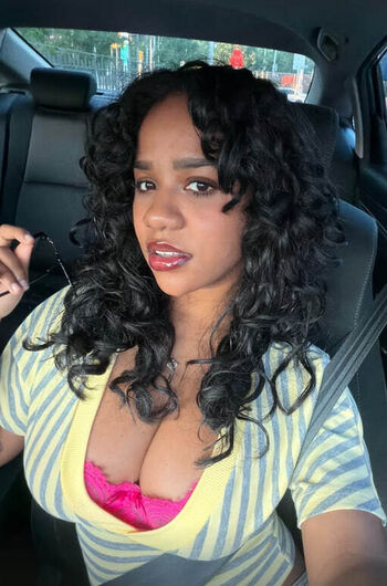 Leaked Ammiroseeee private photo viral onlyfans