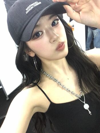 An Yujin 안유진 |
