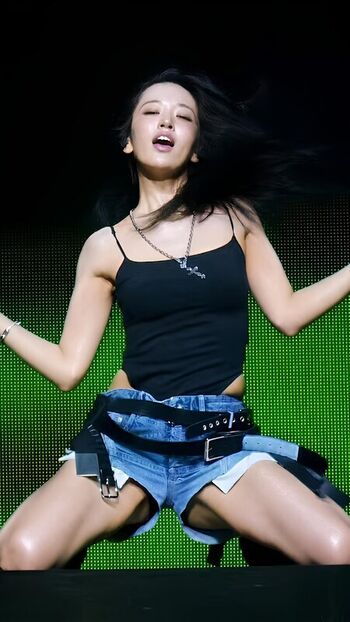 An Yujin 안유진 |