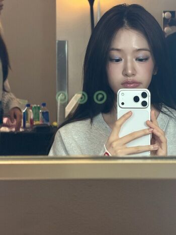 An Yujin 안유진 |