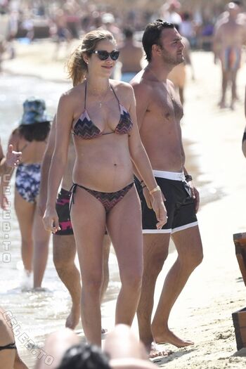 Ana Beatriz Barros