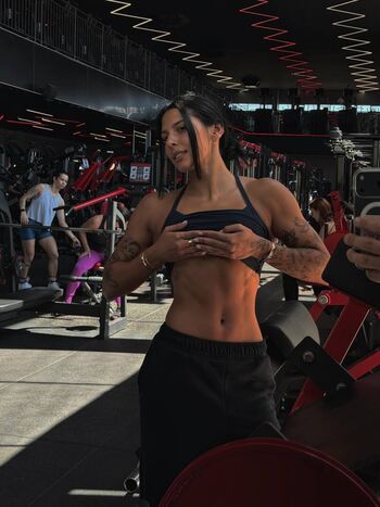 Ana Castela