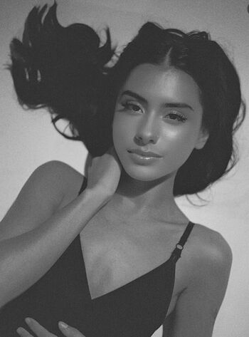 Ana Mcroski