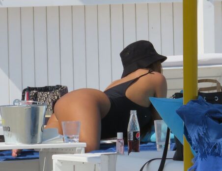 Andra Volos