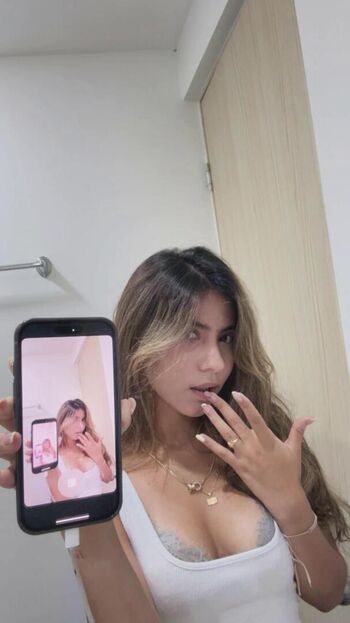 Leaked Andrea henao rios page private photo viral onlyfans