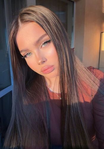 Leaked Aneylyverst private photo viral onlyfans