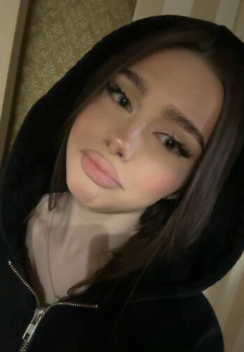 Leaked Aneylyverst private photo viral onlyfans