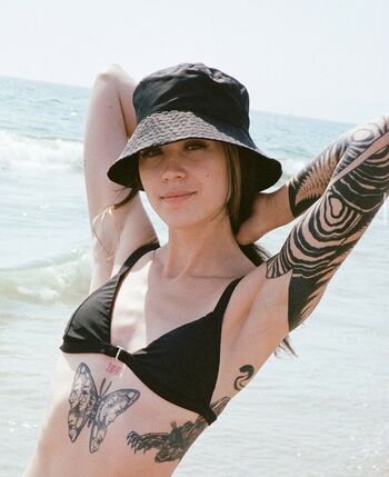 Angela Rhodes