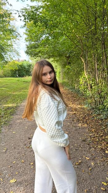 Angelina_Dehlow