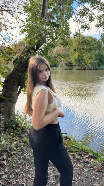 Angelina_Dehlow