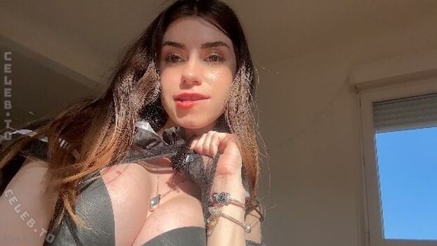 Leaked Angelqun page private photo viral onlyfans