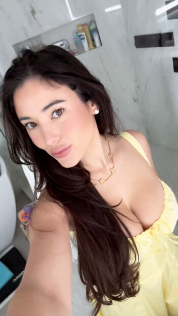 Angie Varona