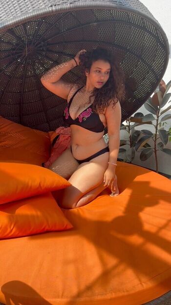 anjuthecurlygirl