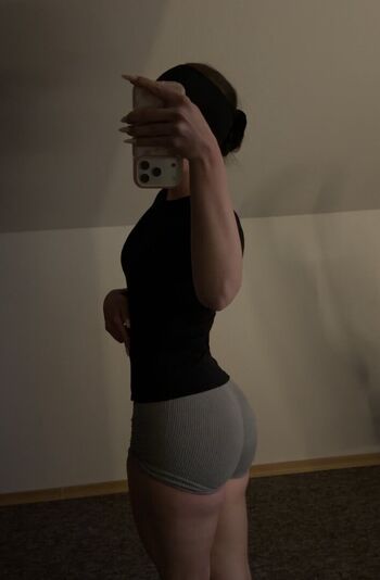 Leaked Lady dusha/ private photo viral onlyfans