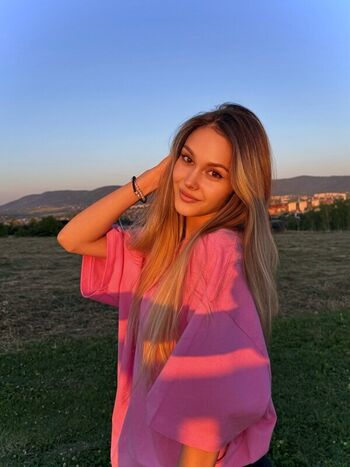 Anna Stoliar