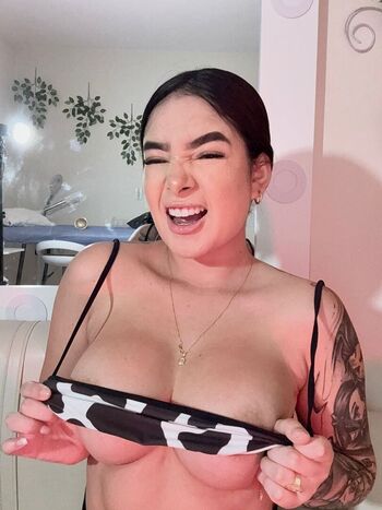 Leaked Annaishacastro private photo viral onlyfans