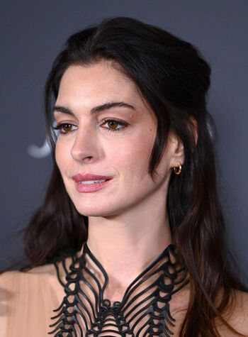 Anne Hathaway
