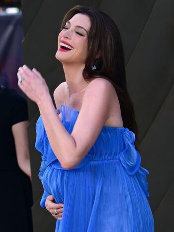 Anne Hathaway