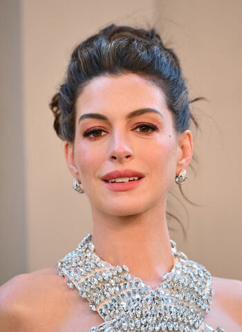Anne Hathaway