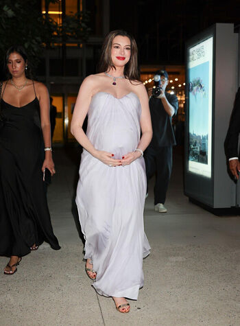 Leaked Anne hathaway private photo viral onlyfans