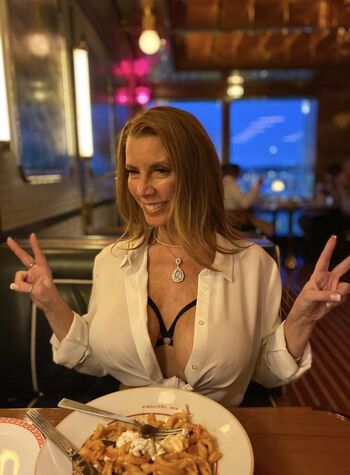 Leaked Annette warburton private photo viral onlyfans