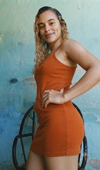 Anny Caroline