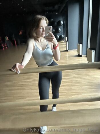 anny_huge_tits1