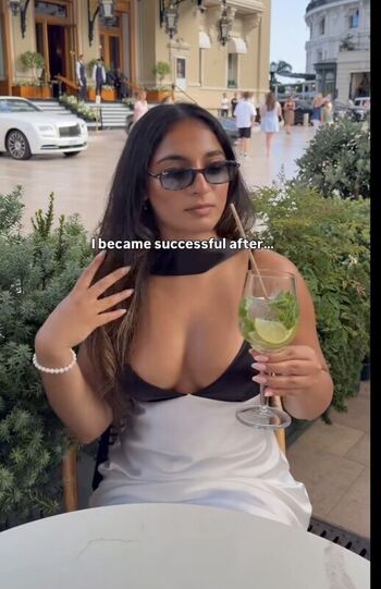 Anushka Sum