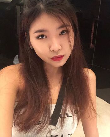 AraTheHotwife