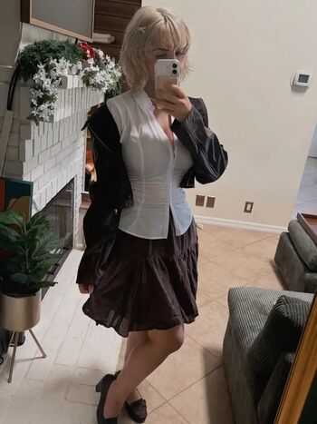 Leaked Aretteepls page private photo viral onlyfans