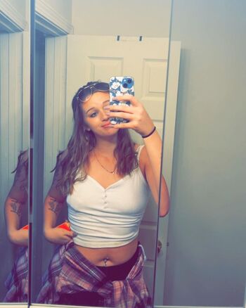 ari_macgown0216