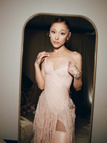 Leaked Ariana grande private photo viral onlyfans
