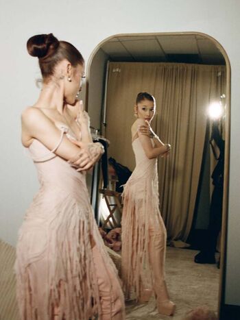 Leaked Ariana grande private photo viral onlyfans