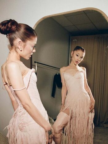 Leaked Ariana grande private photo viral onlyfans