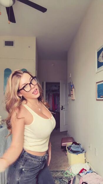 Leaked Ariana white private photo viral onlyfans